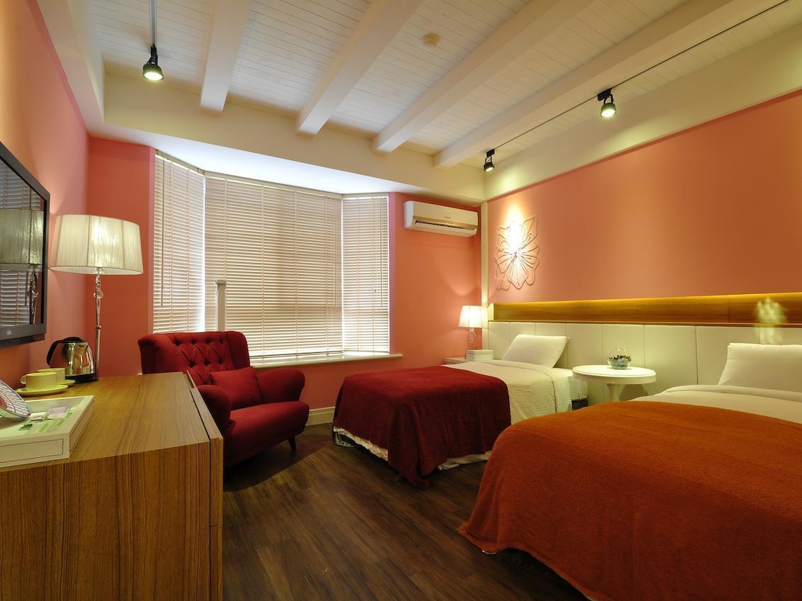 Young Motel Taitung Екстер'єр фото