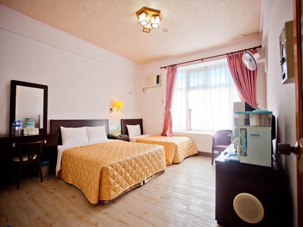 Young Motel Taitung Екстер'єр фото