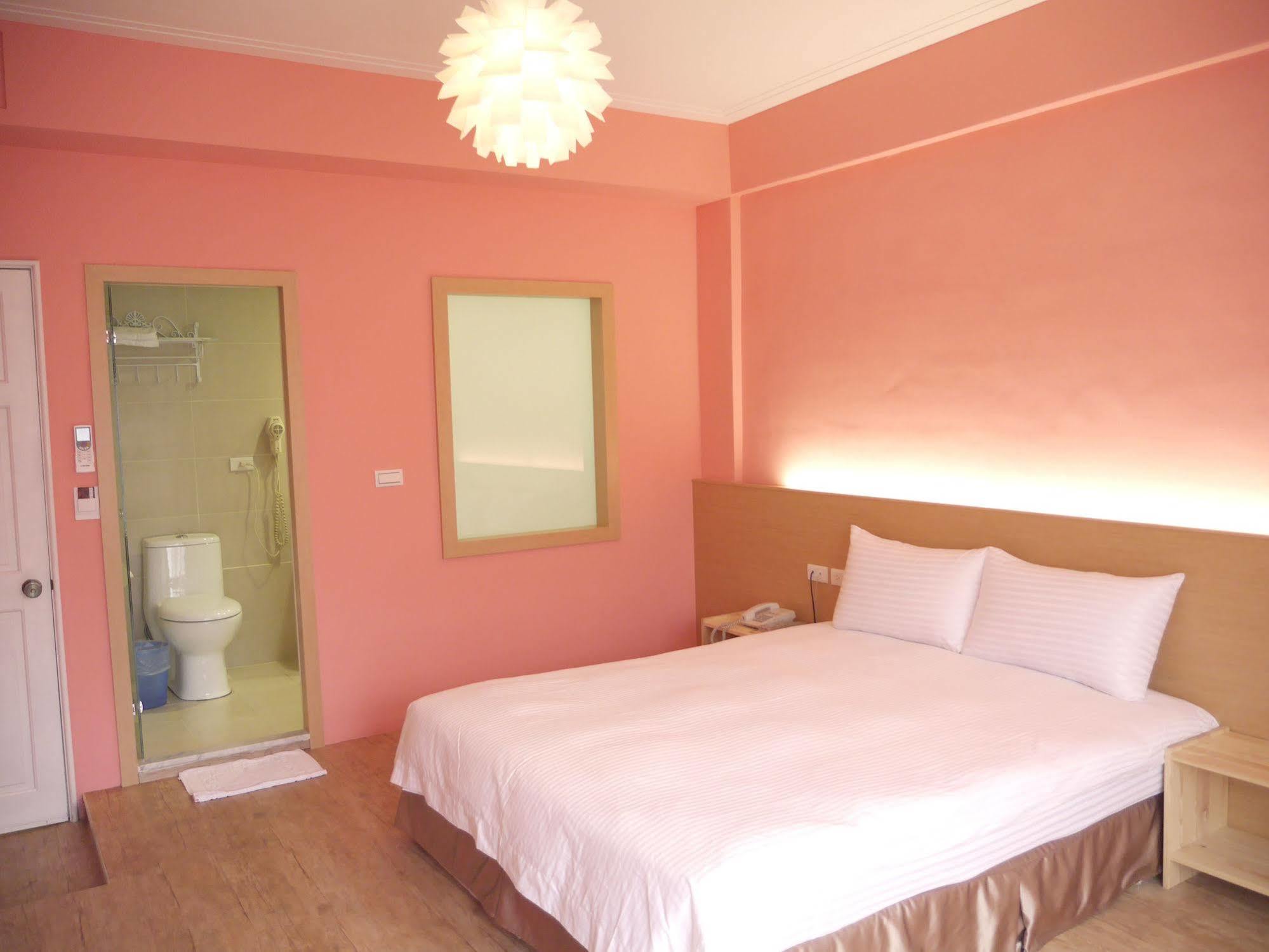 Young Motel Taitung Екстер'єр фото