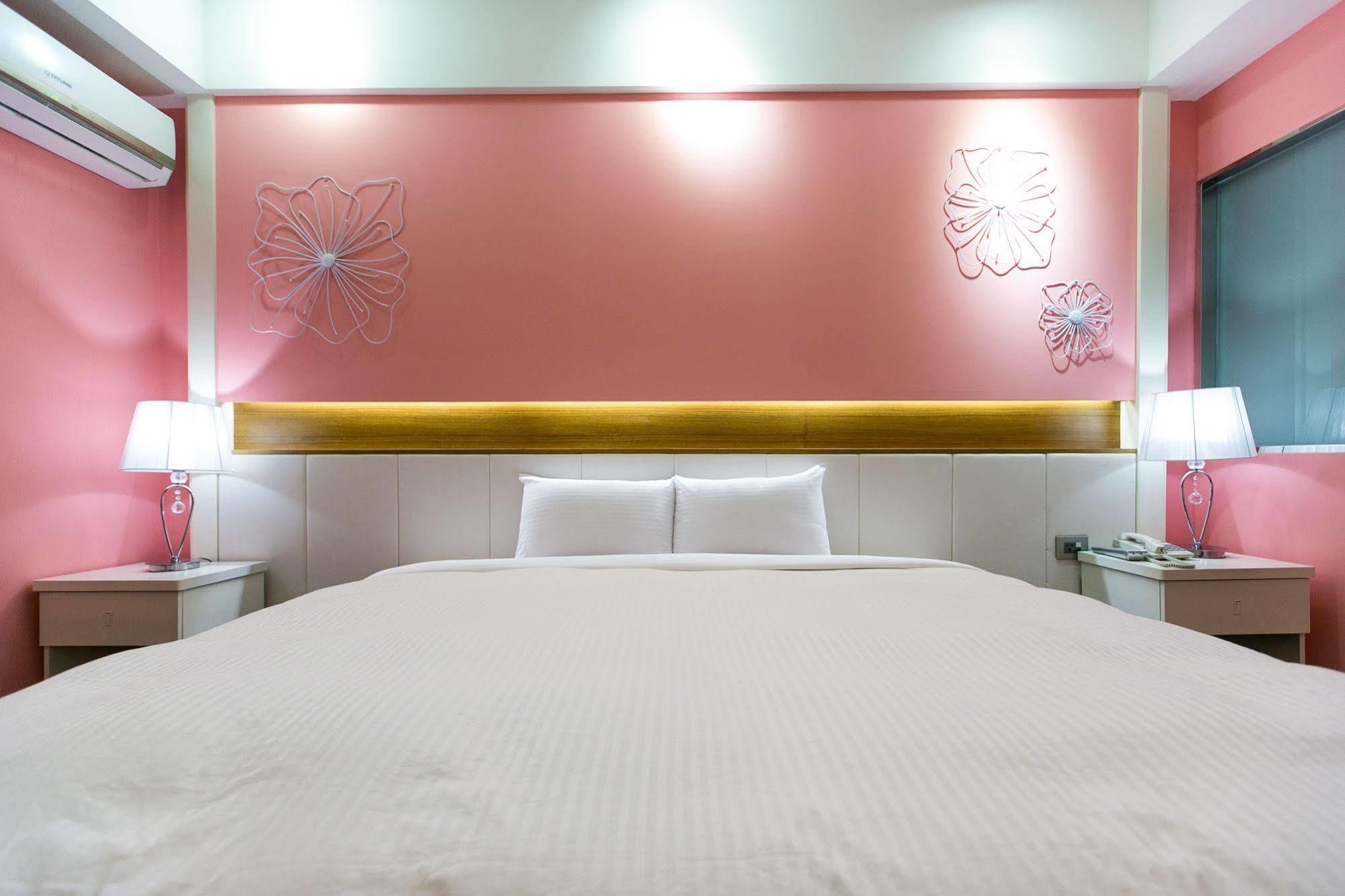 Young Motel Taitung Екстер'єр фото