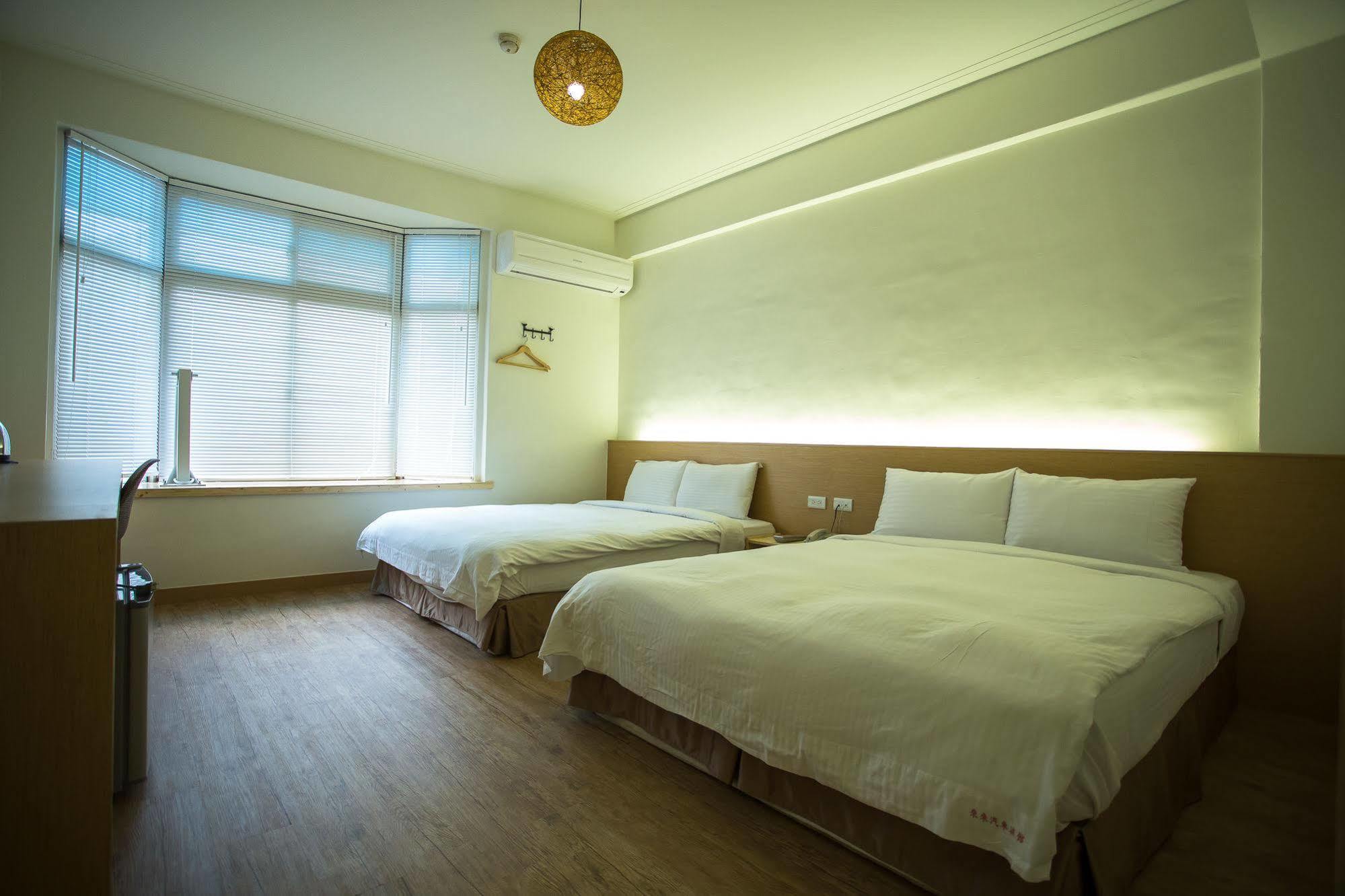 Young Motel Taitung Екстер'єр фото