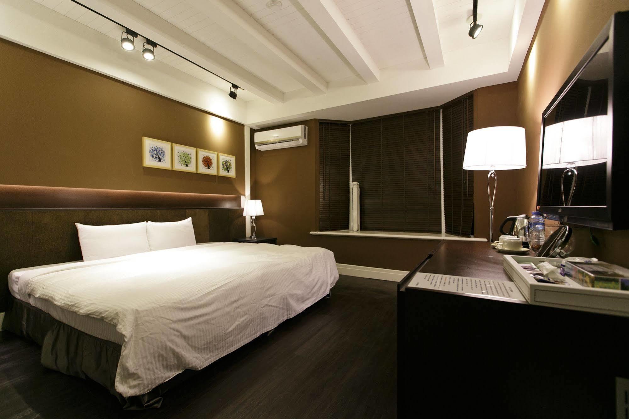 Young Motel Taitung Екстер'єр фото